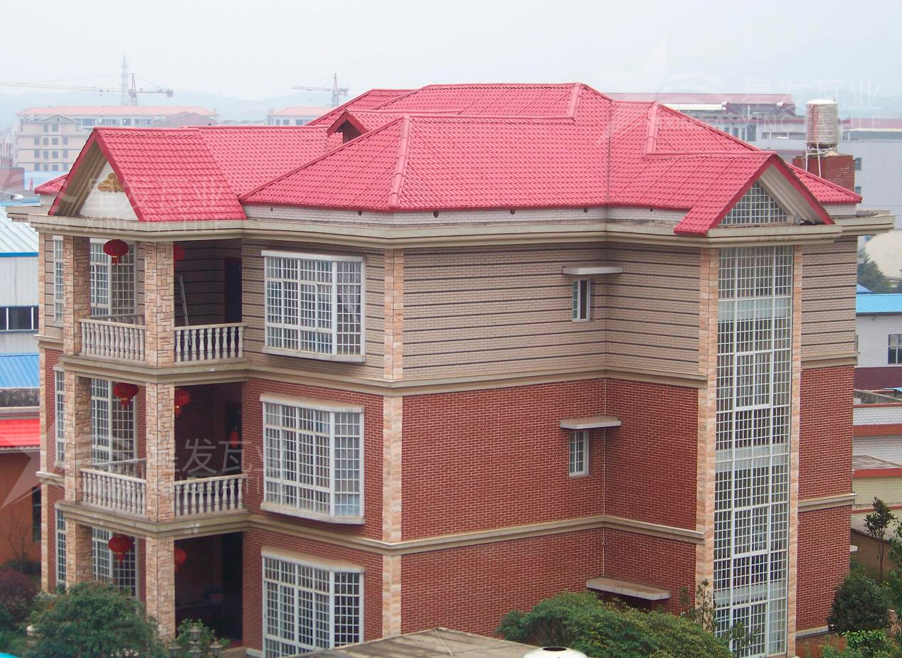 合成樹(shù)脂瓦綠色環(huán)保、節(jié)能減排，不會(huì)揮發(fā)出有毒的氣味！