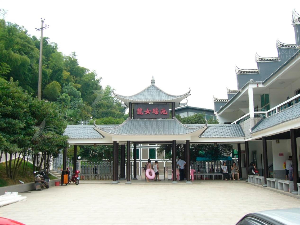 屋頂材料合成樹脂瓦和不銹鋼瓦哪個好？選擇很重要！