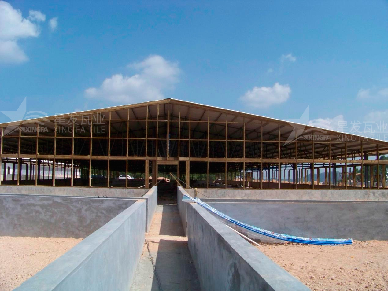 廠房屋頂用PVC中空隔熱瓦的好處？為啥廠房老板愛用PVC中空隔熱瓦