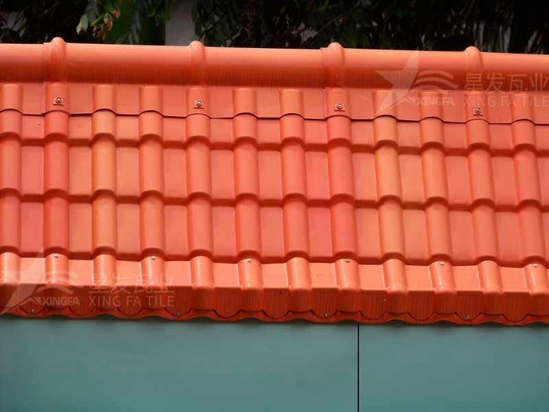 包工包料安裝合成樹脂瓦每平方需要多少錢？