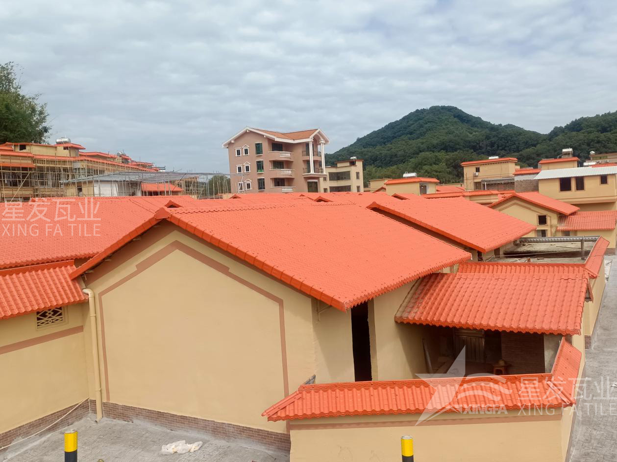 從傳統(tǒng)瓦片升級到合成樹脂瓦，讓農(nóng)村房屋煥發(fā)新生！